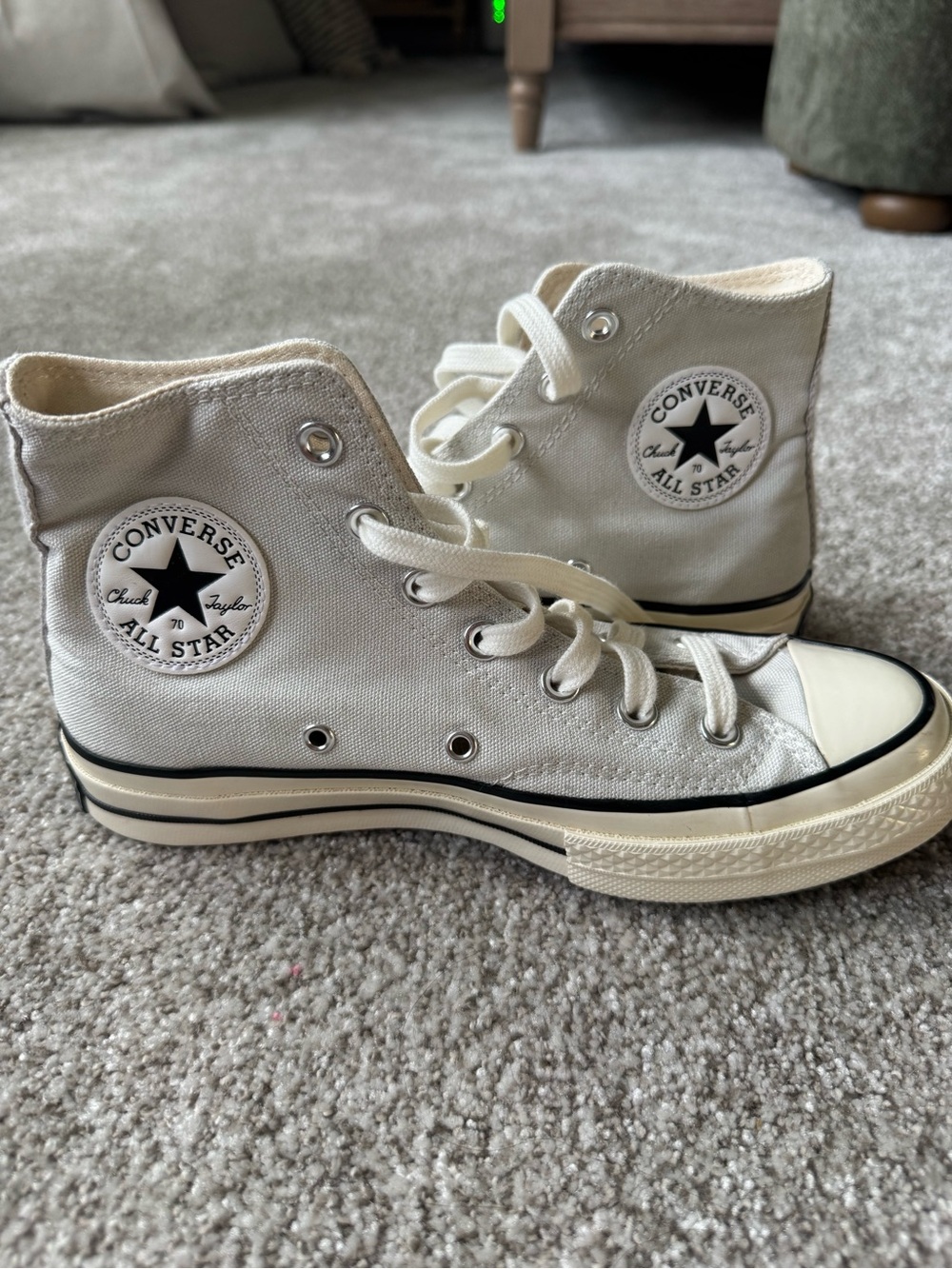 EUC | Converse Chuck Taylor High Top Sneakers | light grey | size 7.5